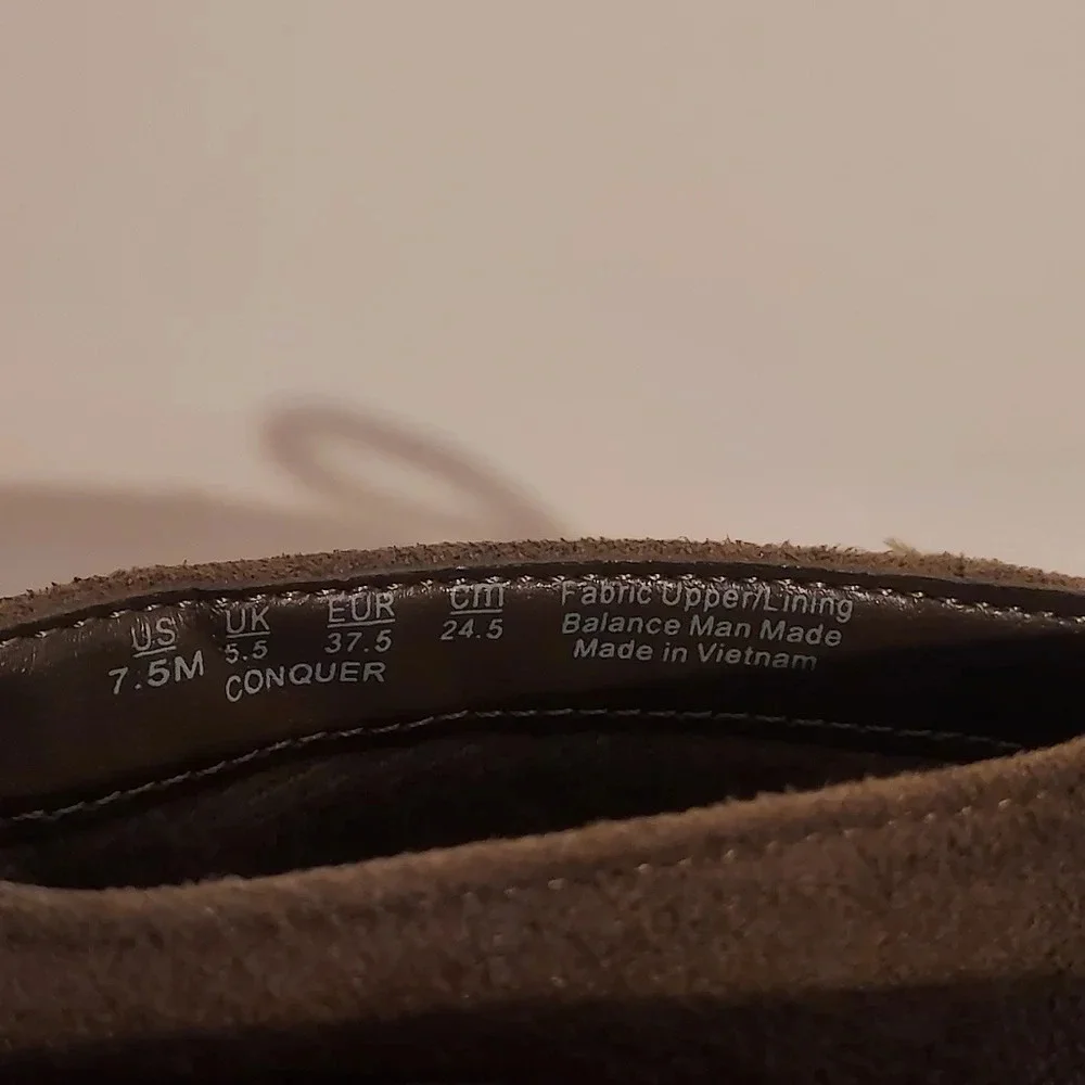 Dr. Scholl's Shoes Olive Green Microfiber Conquer Ankle Booties in Size 7.5M